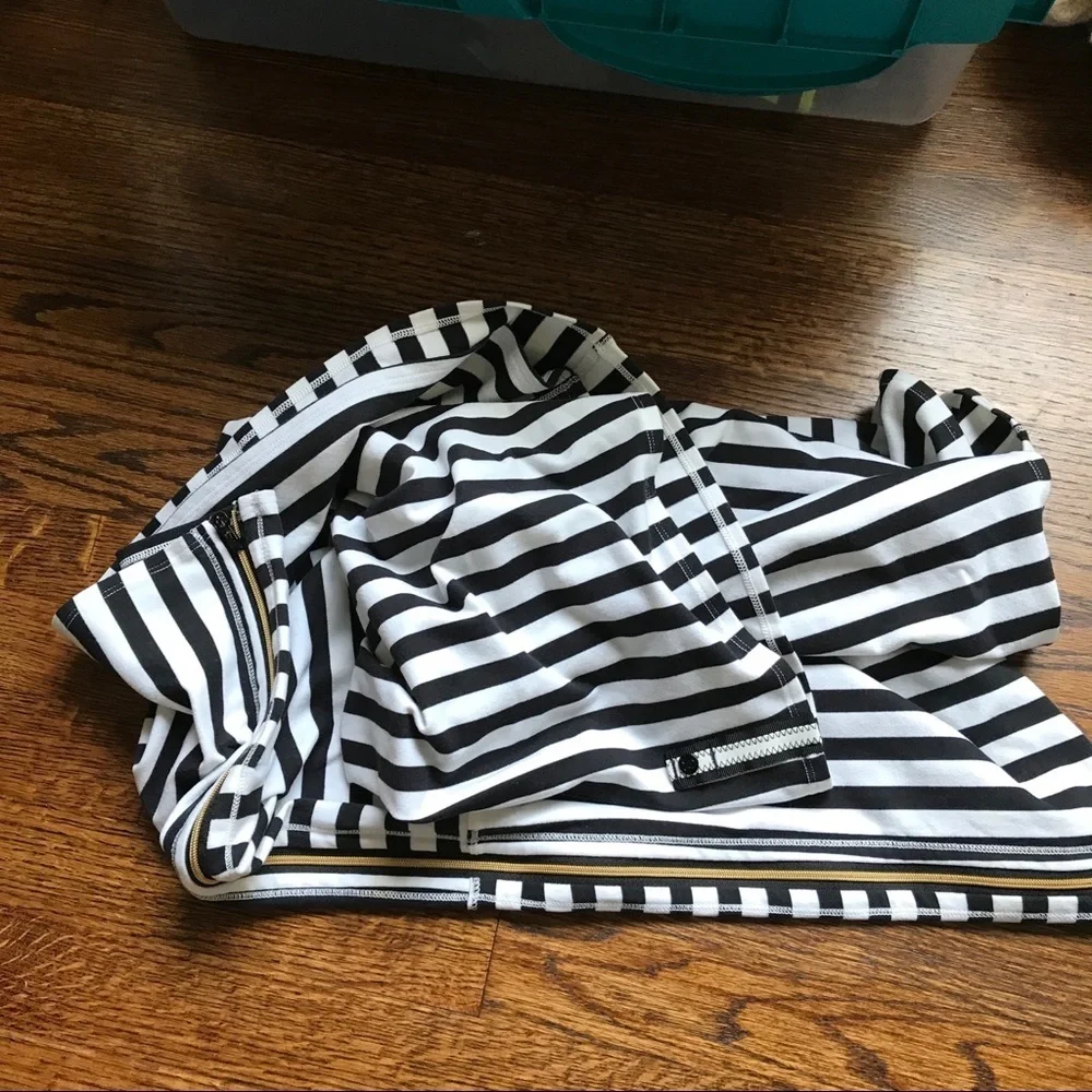 Lululemon Vinyasa Scarf With Zip